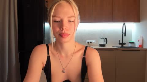 Olivia 3 online show from February 5, 9:29 pm