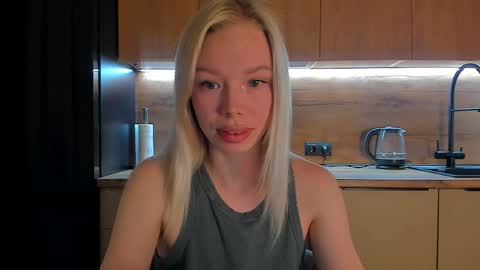 Snapshot of olivia_bells chatting on May 7, 9:20 pm Olivia 3 online show from May 7, 9:20 pm