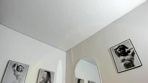 Olivia Collins online show from April 22, 11:56 am