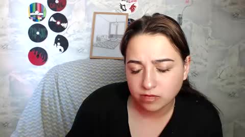 Snapshot of olivia_defo chatting on October 1, 7:03 am olivia_defo online show from October 1, 7:03 am