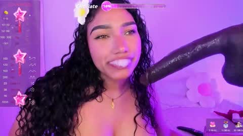 Snapshot of olivia_fx chatting on December 3, 3:32 pm Maria online show from December 3, 3:32 pm