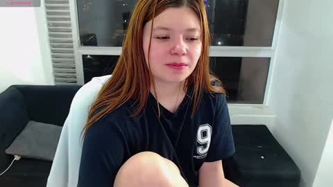 olivia_martine online show from December 7, 9:28 am