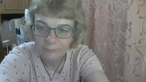 Snapshot of olivia_mia25 chatting on March 11, 5:52 pm Olivia Mia online show from March 11, 5:52 pm