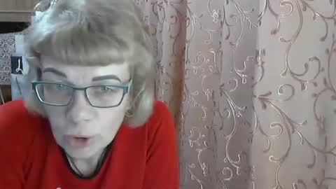 Snapshot of olivia_mia25 chatting on March 28, 7:24 pm Olivia Mia online show from March 28, 7:24 pm