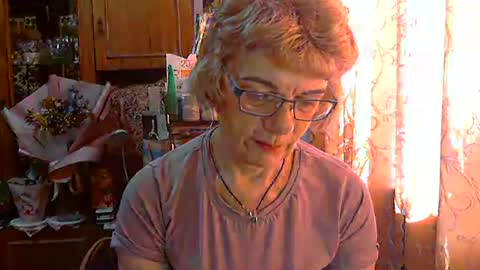 Snapshot of olivia_mia25 chatting on March 29, 12:27 pm Olivia Mia online show from March 29, 12:27 pm