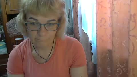 Snapshot of olivia_mia25 chatting on June 5, 9:59 am Olivia Mia online show from June 5, 9:59 am