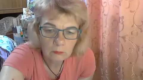 Snapshot of olivia_mia25 chatting on June 11, 7:39 am Olivia Mia online show from June 11, 7:39 am