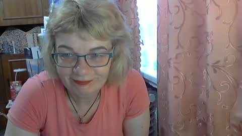 Snapshot of olivia_mia25 chatting on June 22, 5:48 am Olivia Mia online show from June 22, 5:48 am