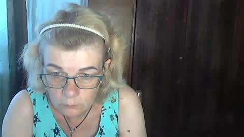 Snapshot of olivia_mia25 chatting on July 17, 9:16 am Olivia Mia online show from July 17, 9:16 am