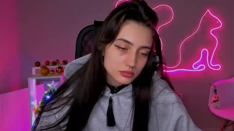 Snapshot of olivia_norton_ chatting on January 8, 9:44 am olivia_norton_ online show from January 8, 9:44 am