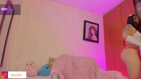 Snapshot of olivia_s19 chatting on March 14, 4:18 am olivia_s19 online show from March 14, 4:18 am