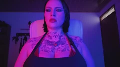   online show from October 25, 1:18 pm