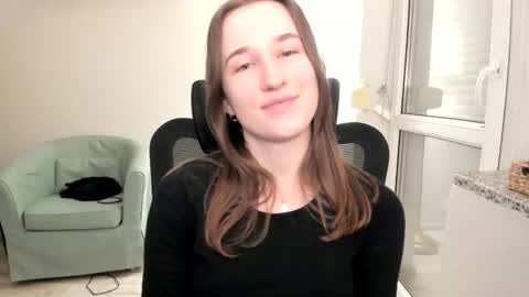 Oliwiaa2004 online show from December 3, 10:51 pm