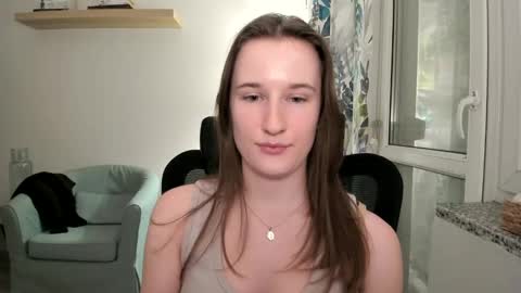 Oliwiaa2004 online show from January 7, 9:14 pm