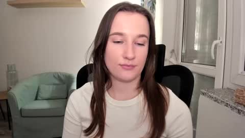 Oliwiaa2004 online show from February 13, 12:24 am