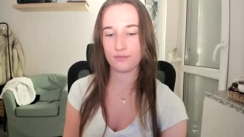 Oliwiaa2004 online show from December 14, 8:57 pm