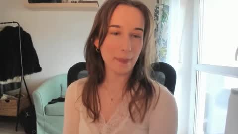 Snapshot of oliviaaa2003 chatting on April 16, 12:06 pm Oliwiaa2004 online show from April 16, 12:06 pm