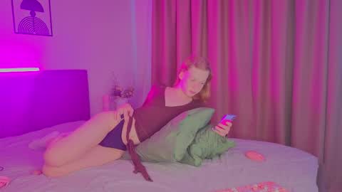 Snapshot of oliviaapink chatting on June 2, 1:46 pm oliviaapink online show from June 2, 1:46 pm