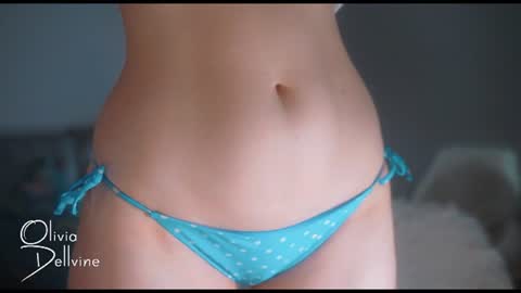 Snapshot of oliviadellvine chatting on June 21, 1:52 am Olivia online show from June 21, 1:52 am