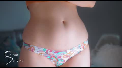 Snapshot of oliviadellvine chatting on July 14, 2:03 am Olivia online show from July 14, 2:03 am