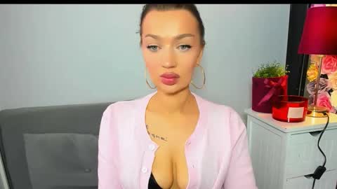 OliviaDirty online show from April 22, 9:11 am