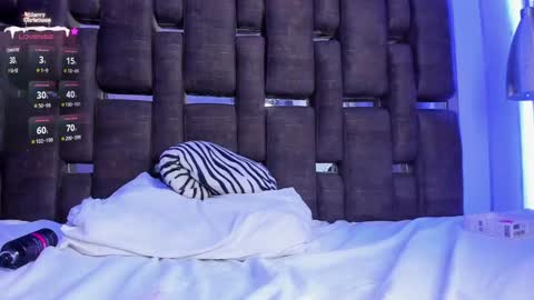 oliviahalley online show from December 27, 4:32 pm