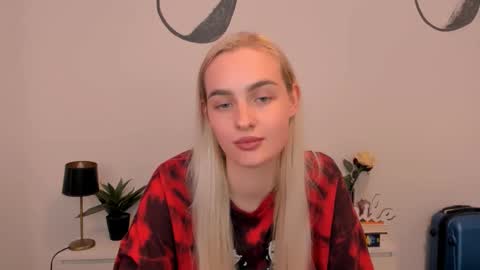 oliviaBeauty online show from October 3, 8:39 pm