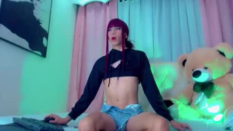 oliviahot01 online show from November 28, 2:25 am