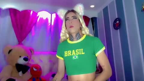 oliviahot01 online show from March 14, 2:39 am