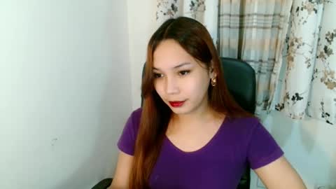 oliviahutton online show from May 18, 5:19 pm