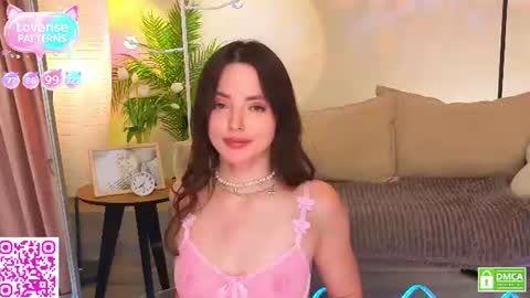 Snapshot of oliviakis chatting on June 22, 7:49 am Olivia online show from June 22, 7:49 am
