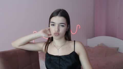 Olivia online show from December 17, 9:05 pm