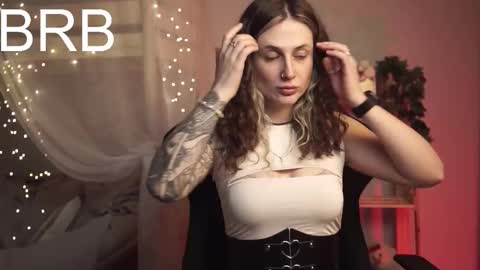 Snapshot of oliviamcclean chatting on September 29, 8:24 pm Liv online show from September 29, 8:24 pm