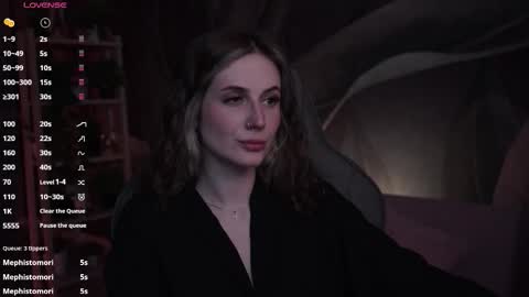 Snapshot of oliviamcclean chatting on October 29, 4:37 am Liv online show from October 29, 4:37 am