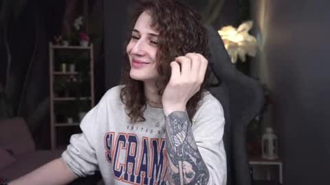 Snapshot of oliviamcclean chatting on April 30, 11:20 pm Liv online show from April 30, 11:20 pm
