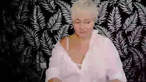 Kelly online show from December 6, 2:49 pm