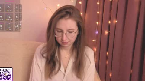 Kylie online show from April 8, 7:25 pm