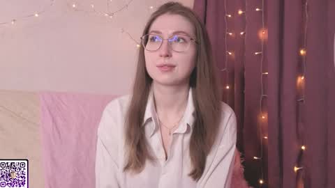 Kylie online show from April 15, 7:58 pm