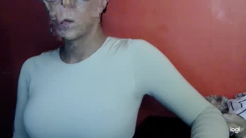 oliviazalabaria online show from February 16, 12:29 am