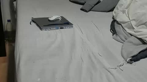 Snapshot of olivier_21 chatting on October 2, 1:56 am olivier_21 online show from October 2, 1:56 am