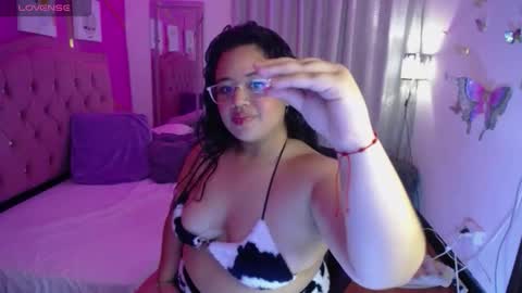 Snapshot of oliviia_cute chatting on October 9, 4:10 am oliviia_cute online show from October 9, 4:10 am