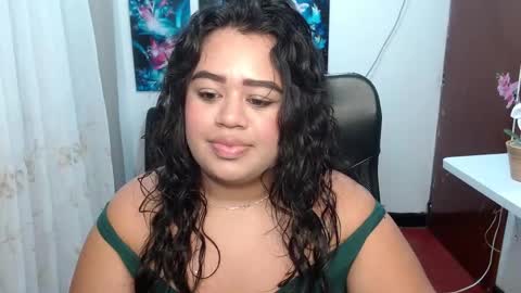 oliviia_cute online show from January 14, 2:50 am