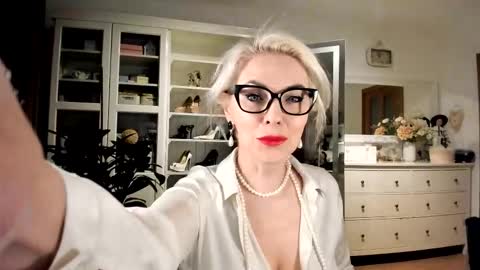 ollalla7 online show from March 7, 4:59 pm