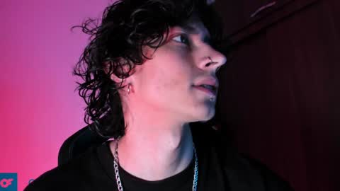     online show from December 24, 5:38 am