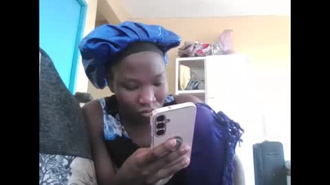 Snapshot of olwami4 chatting on April 28, 9:36 am olwami4 online show from April 28, 9:36 am