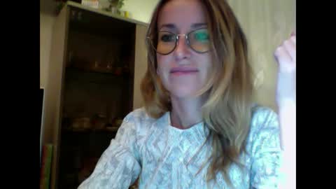 olyra11 online show from October 4, 7:01 pm