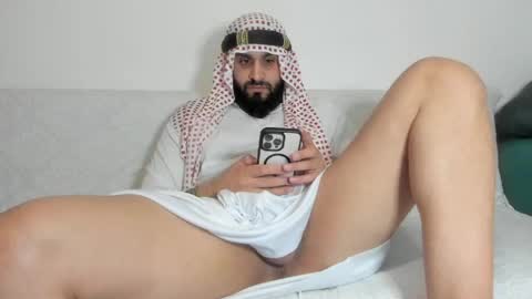 Omar online show from April 4, 9:12 pm