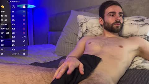 Snapshot of omgronnyy chatting on October 26, 1:22 am Mark cut 7.5 inches online show from October 26, 1:22 am