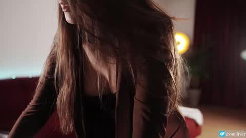 Snapshot of omiliver chatting on November 5, 6:30 pm or online show from November 5, 6:30 pm