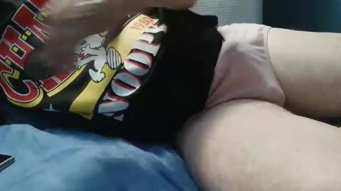 Snapshot of omniluvr chatting on October 21, 11:22 am Willy Wanker online show from October 21, 11:22 am